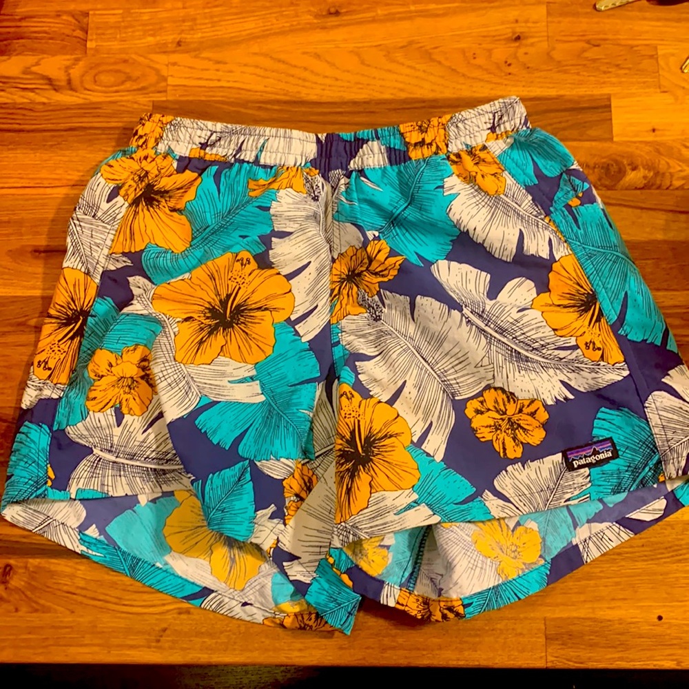 Patagonia floral baggies shorts